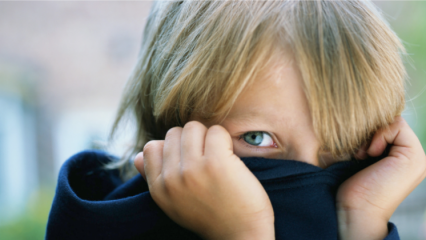 La timidezza influenza il futuro dei bambini