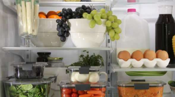 idee di disposizione del frigorifero
