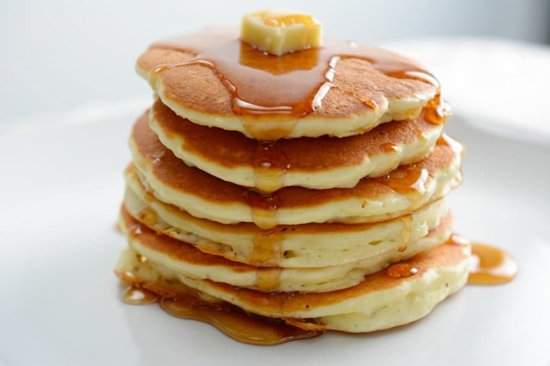 La ricetta dei pancake più semplice! Quali sono i consigli per preparare i pancake? Frittella morbida in piena misura ...