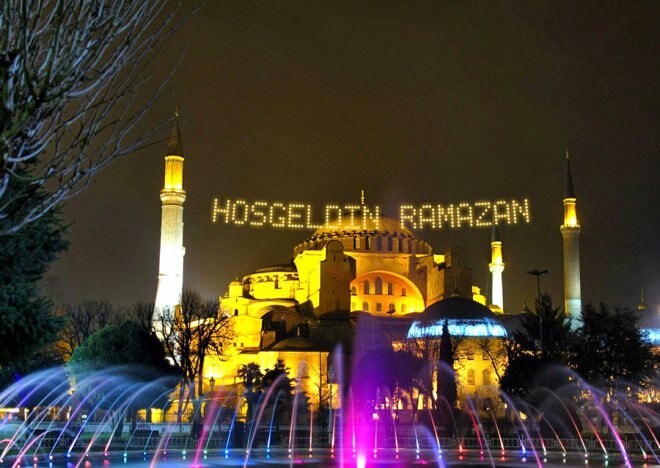 2021 Ramadan İmsakiyesi! A che ora è il primo iftar? Istanbul imsakiye sahur e iftar hour