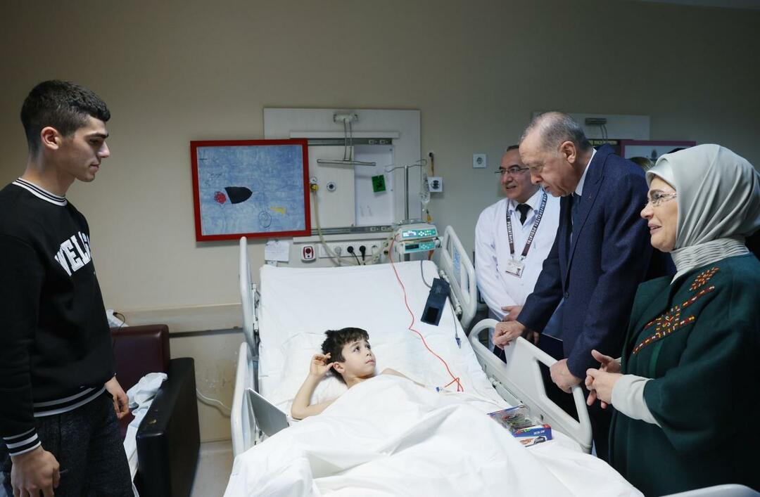 Il presidente Erdoğan e sua moglie Emine Erdoğan hanno incontrato i bambini del disastro