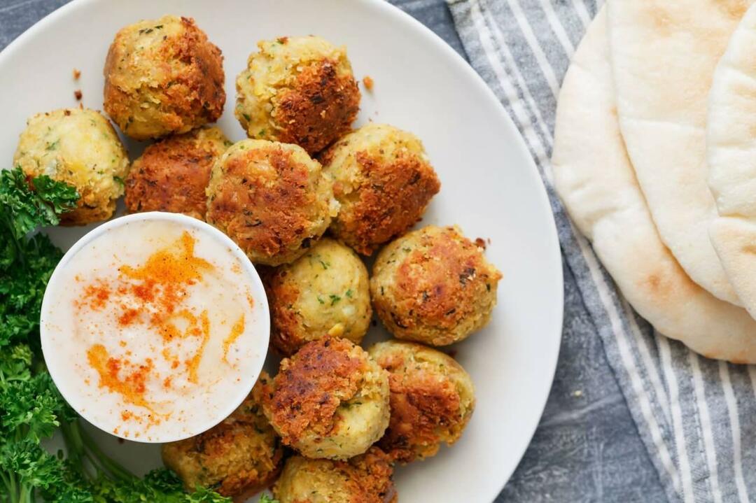 Come si fanno i falafel originali? La ricetta e gli ingredienti di Falafel più semplici!