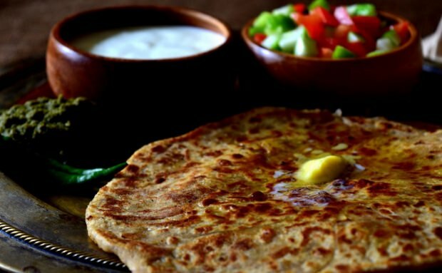 Come preparare la colazione pancake indiano paratha?