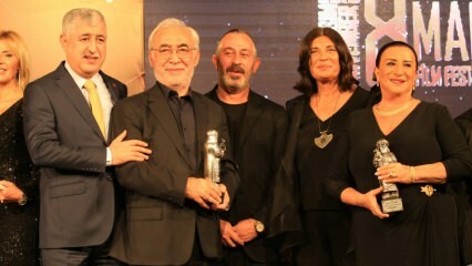 Dopo aver ricevuto il 'Honor Award' dalla mano di Cem Yılmaz