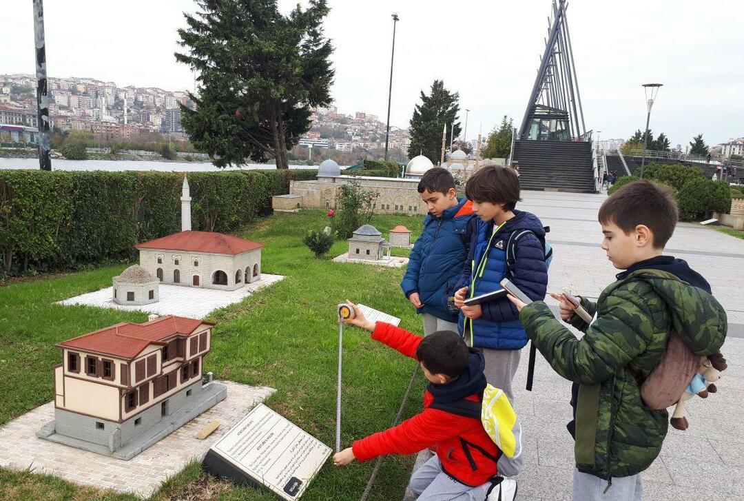 Scene dal Parco e Museo Türkiye in miniatura