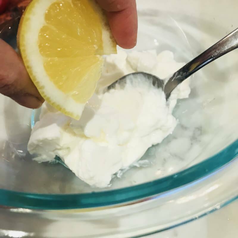 Quali sono i benefici per la pelle dello yogurt e della maschera al limone? Yogurt fatto in casa e maschera al limone