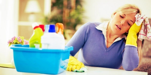 Suggerimenti per la pulizia della casa per le donne che lavorano