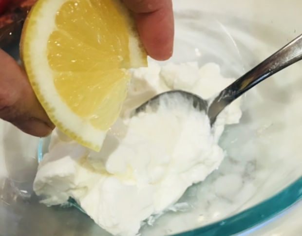 yogurt e cura di limone