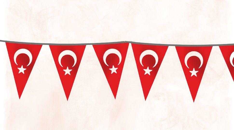 Özgüvenal String Ornament Triangolo bandiera turca