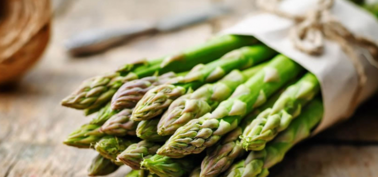 Gli asparagi scatenano il cancro! Quali sono i danni degli asparagi?