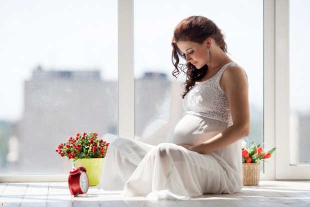 come dovrebbe essere la scelta dei vestiti durante la gravidanza?