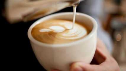 Il caffè con il latte ti fa ingrassare? Ricetta del caffè al latte di dieta della bevanda analcolica a casa