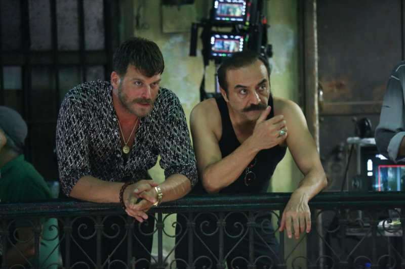 L'ultimo ruolo di Kıvanç Tatlıtuğ nel film è una spirale di lavori organizzati