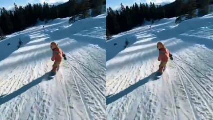 Spettacolare spettacolo di bambino di 4 anni sulla neve!
