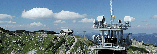 torre radio su una montagna in Austria