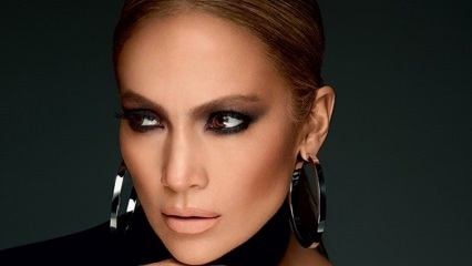 Foto di Jennifer Lopez scattata sul cammello!