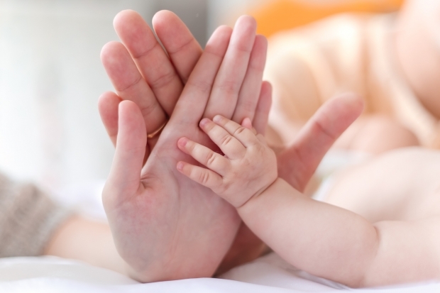 Perché le mani dei bambini sono fredde?