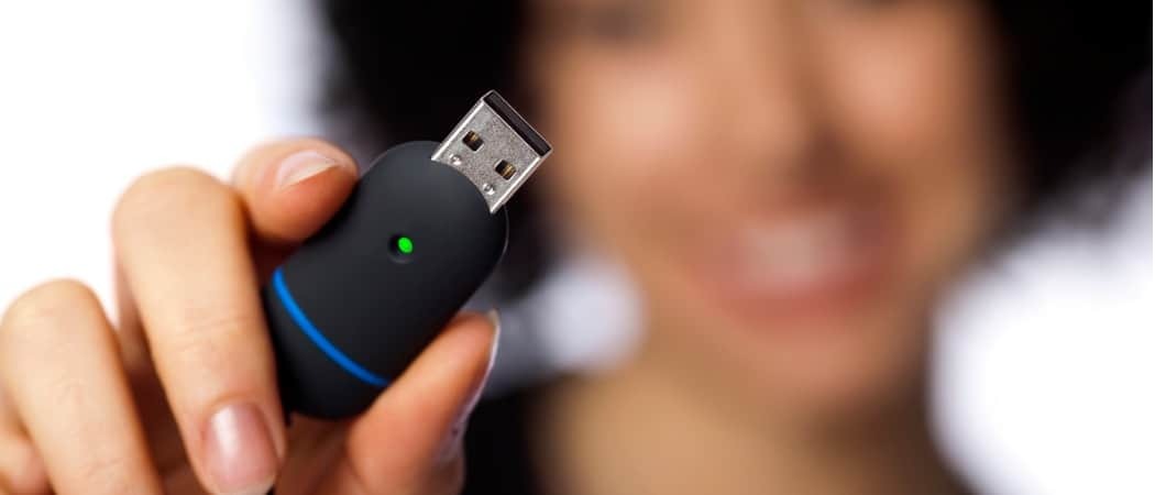 Come crittografare un'unità flash USB o una scheda SD con Windows 10