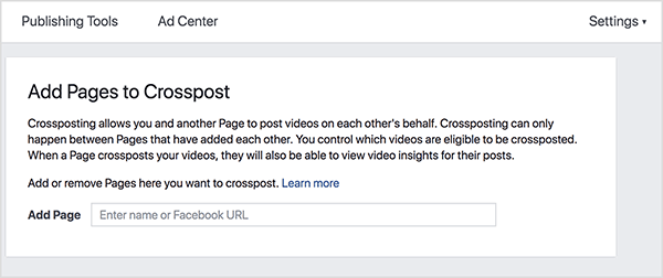 Questo è uno screenshot della schermata delle impostazioni di Crossposting di Facebook. In una barra bianca in alto, all