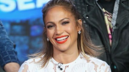 Jennifer Lopez rilascia il marchio per la cura della pelle