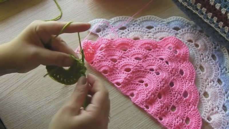 Come realizzare un modello di maglione alla fragola all'uncinetto? Pratica preparazione modello maglione fragola con uncinetto