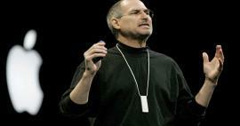 Le pantofole del fondatore di Apple, Steve Jobs, sono all'asta! Venduto a prezzo record