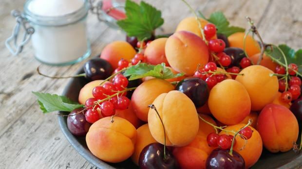 Quali frutti dovrebbero essere consumati in quale mese?