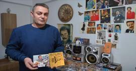 Orhan Gencebay ha trasformato la sua casa in un museo con il suo amore! Poster e album erano all'ordine del giorno