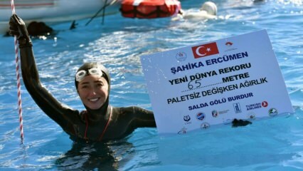 Hiahika Ercümen ha battuto il record del mondo scendendo a 65 metri!
