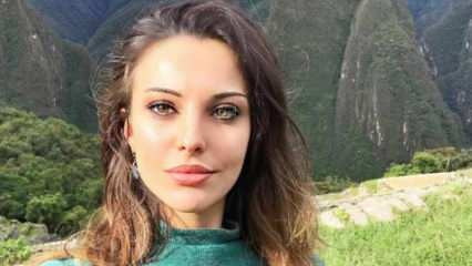 Famosa attrice Tuvana Türkay, Azra di Paper House: il mio cuore batte la spiritualità