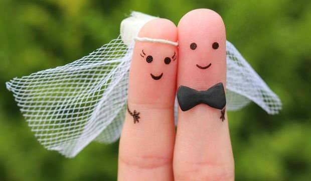 Il numero di coppie sposate a causa dell'epidemia è sceso al livello più basso degli ultimi 20 anni
