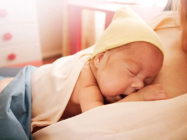 Tempo e frequenza dell'allattamento al seno neonato