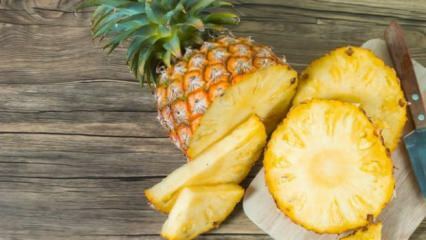 Come viene tagliato l'ananas? 