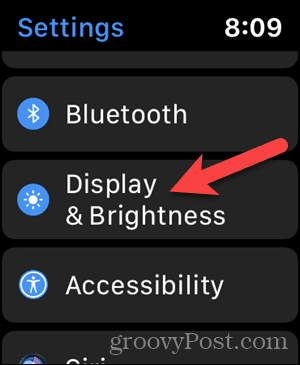 Tocca Display e luminosità nelle Impostazioni su Apple Watch