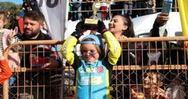 La gioia del campionato da parte del figlio di 4 anni di Kenan Sofuoğlu, Zayn!