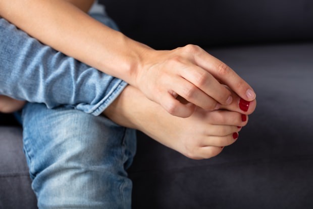 sintomi dell'unghia del piede incarnita