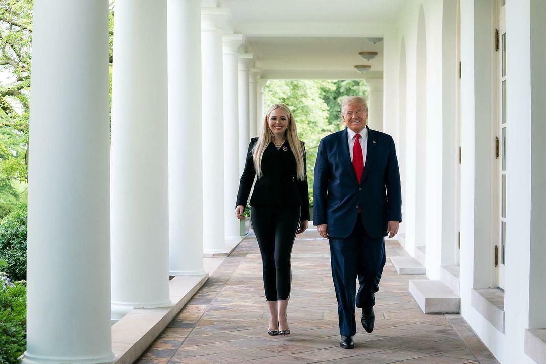 La figlia di Donald Trump, Tiffany Trump, si è sposata! Gli abiti da sposa di Trump hanno segnato il matrimonio