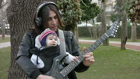 Metin Türkcan e il suo bambino