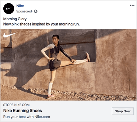 Questo è un annuncio su Facebook per le scarpe da corsa Nike. Il testo dell