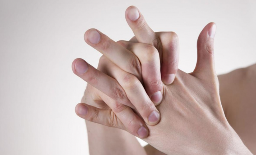 Quali sono i danni delle dita che si spezzano, come lasciarlo?
