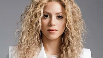 La famosa cantante Shakira ha deciso di divorziare dopo essere stata tradita! Ha lasciato un messaggio ai suoi fan