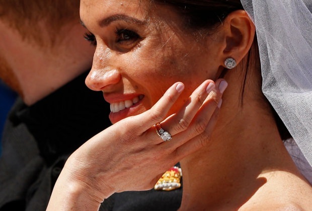 CAPELLI E TRUCCO DI MATRIMONIO DEL MERCATO DI MEGHAN