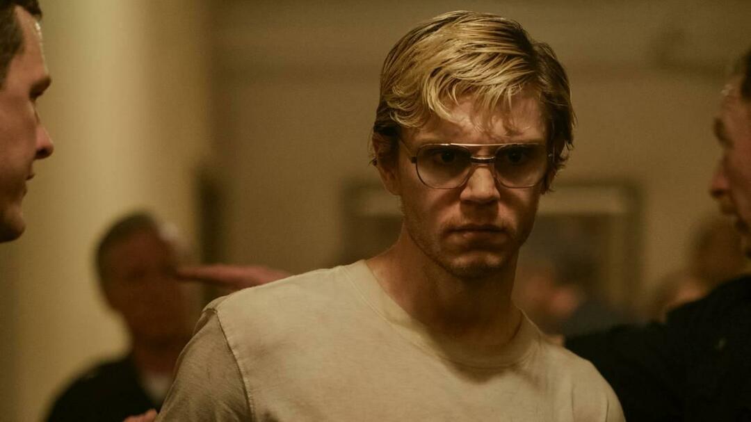 Mostro: Evan Peters, protagonista di Jeffrey Dahmer