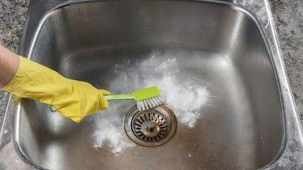 Come pulire un lavandino in acciaio inossidabile? 