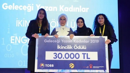 Premi delle donne che scrivono il futuro dalla First Lady Erdoğan