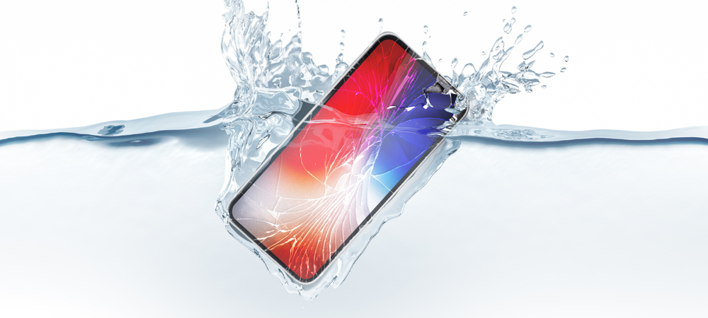 iPhone in acqua