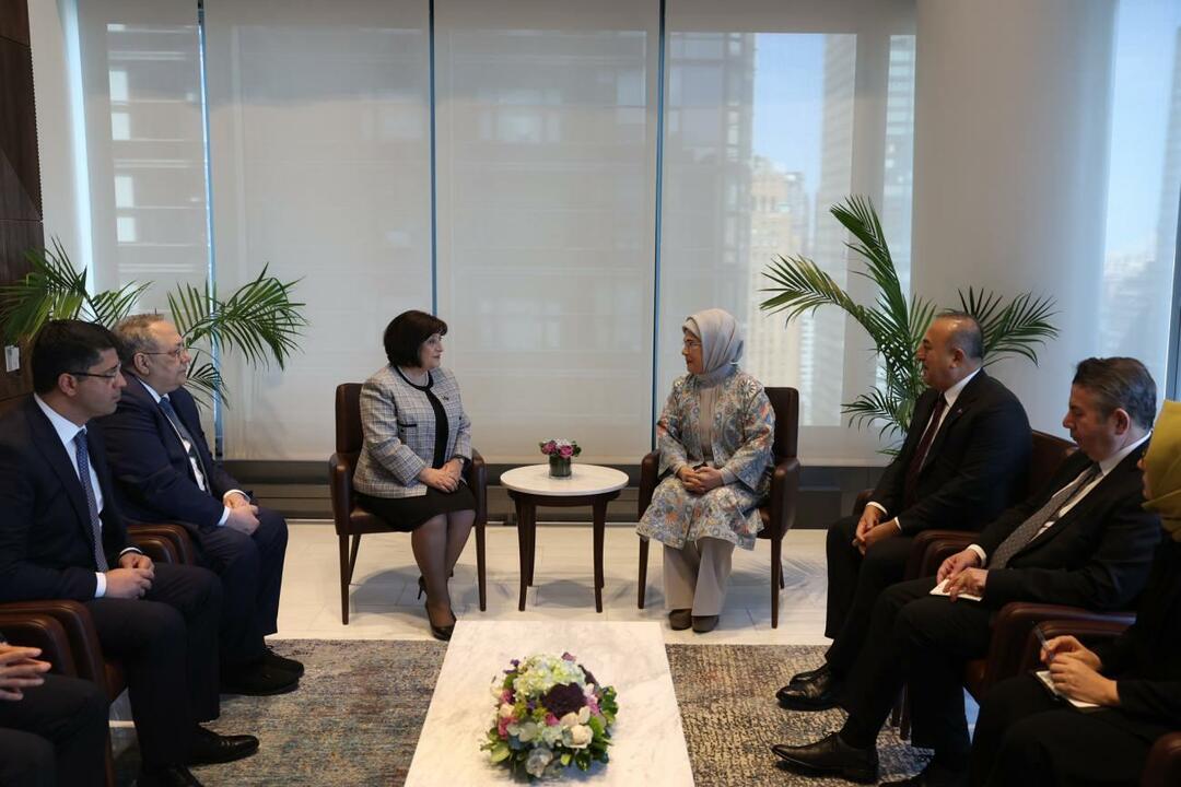 Emine Erdoğan ha incontrato a New York la portavoce del parlamento azero, la signora Gafarova