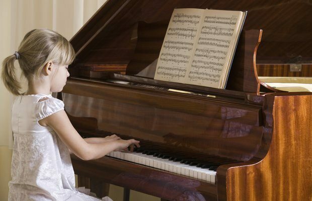 A che età i bambini possono suonare strumenti musicali?