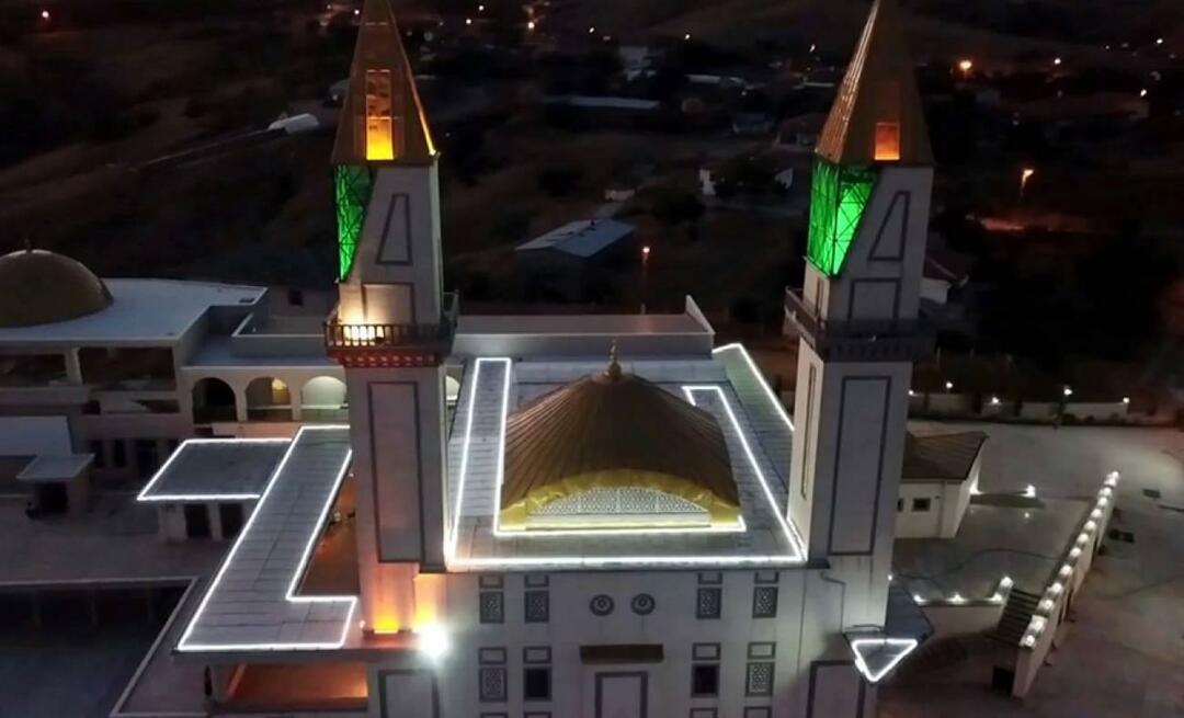 La moschea di Kırıkkale, dove la parola Allah può essere vista a volo d'uccello, è stata completata.