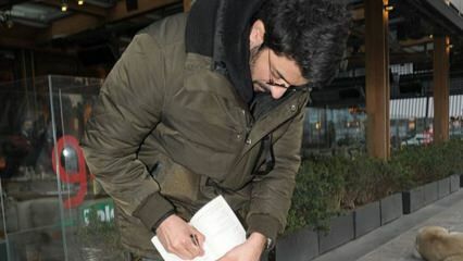 Engin Akyürek ha firmato un libro